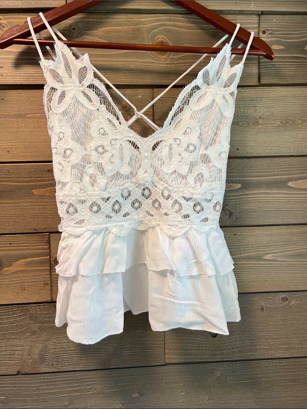 miami White Lace V-Neck Ruffle Camisole